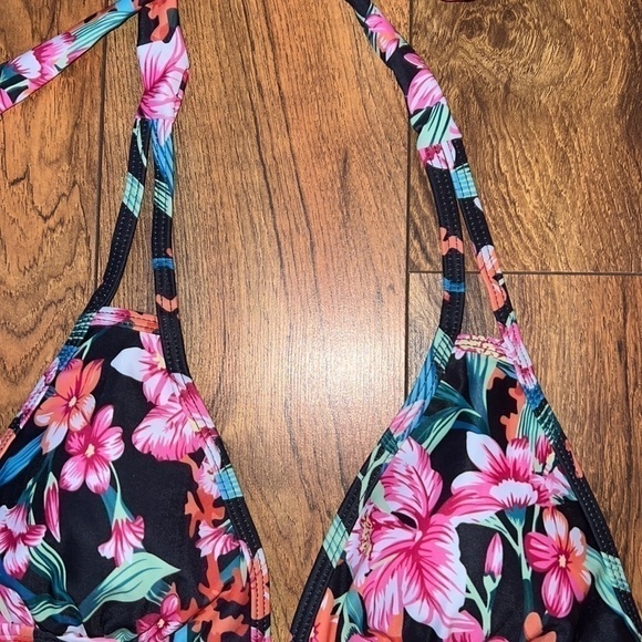 𝅺one Piece Floral Bathing Suit Size 6(small) - Picture 3 of 3